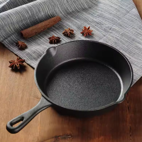 Poêle en fonte pour une cuisson homogène