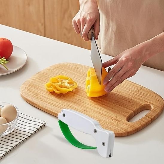 aiguiseur de couteaux lame en affûtage