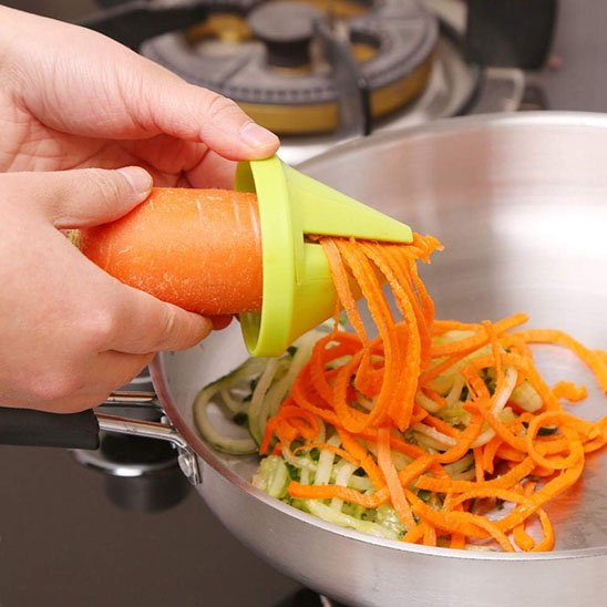 Coupe légumes spirales pour carottes en julienne
