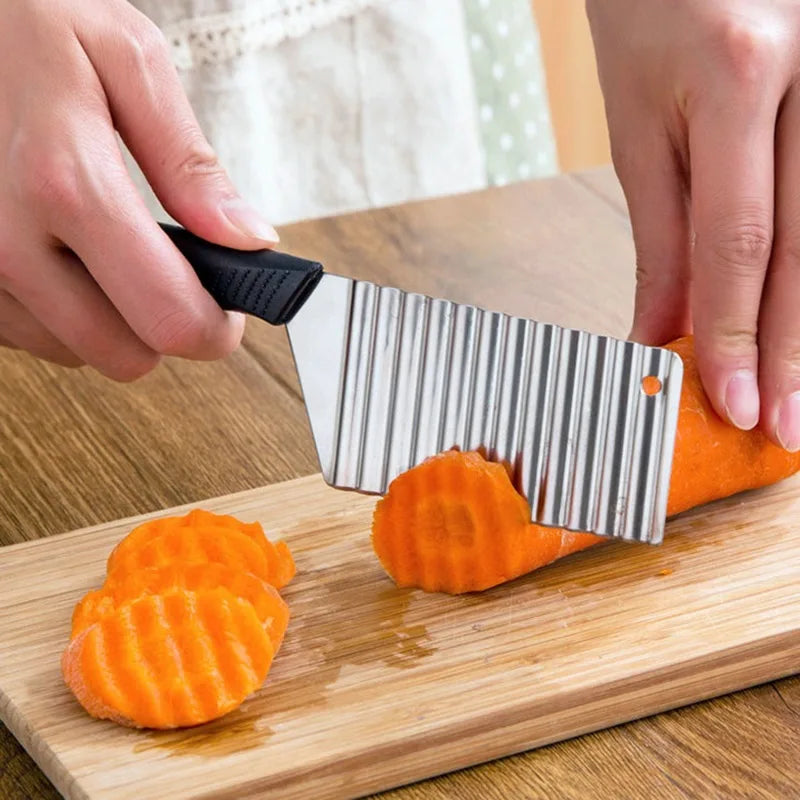 Coupes frites ondulé avec carotte tranchée
