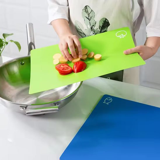Légumes sur planche à découper plastique professionnel