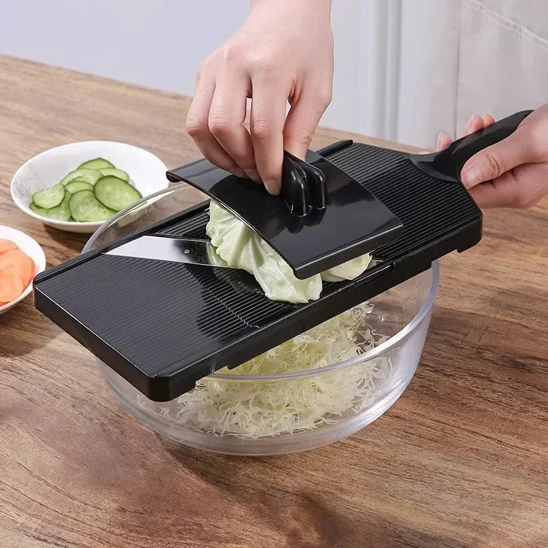 Mandoline de cuisine manuelle preparation crudites maison