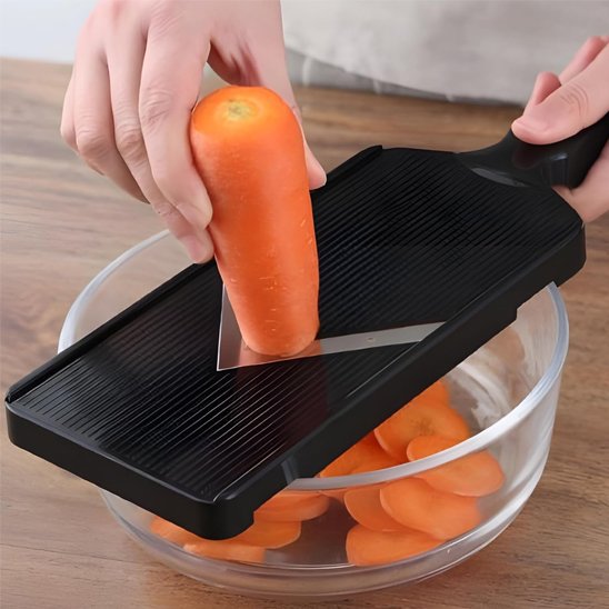 Mandoline japonaise noire pour légumes