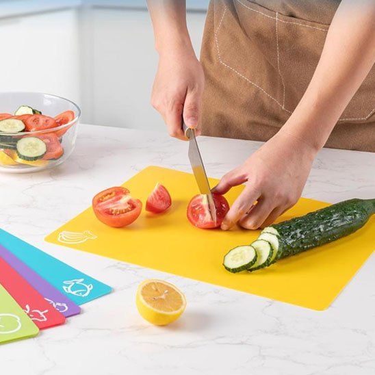 Planche à découper plastique professionnel colorée