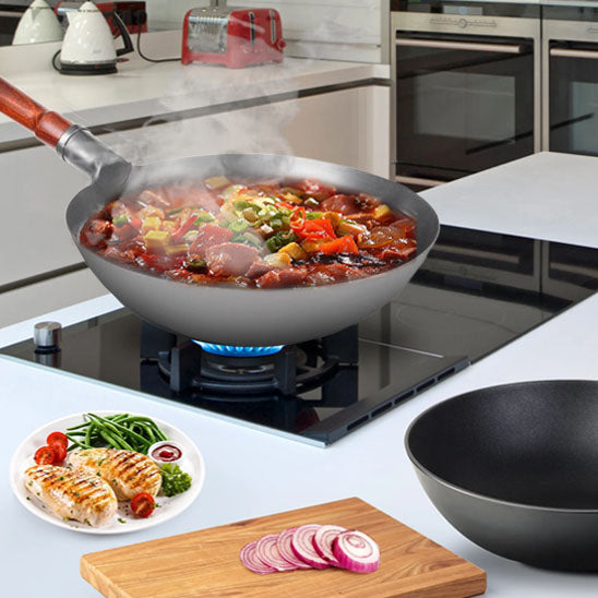 Poêle wok avec manche ergonomique
